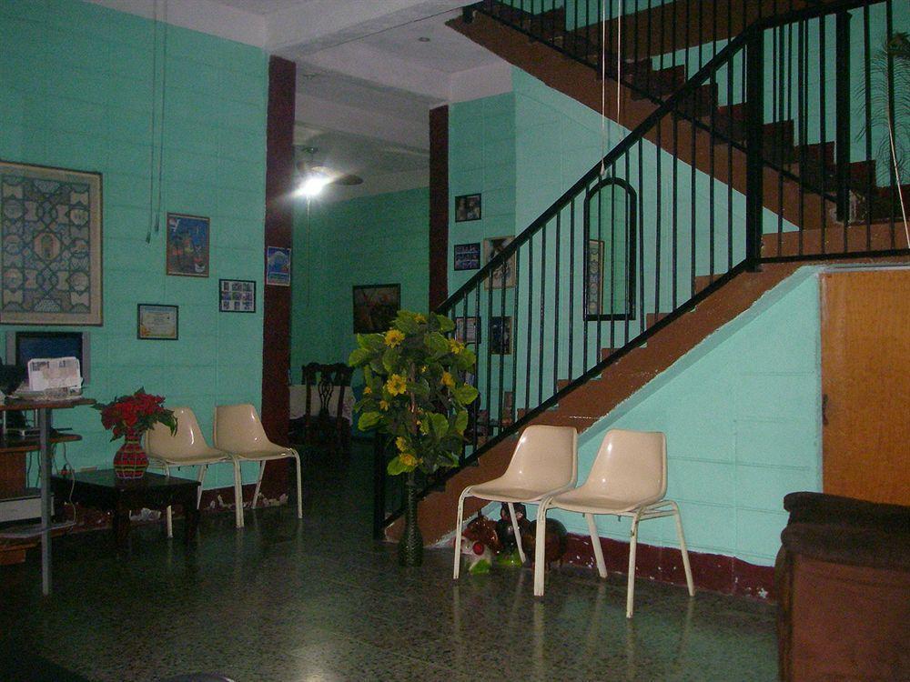 Guesthouse Dos Molinos B&B Сан-Педро-Сула Экстерьер фото